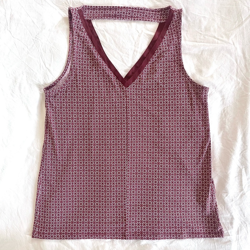 {Banana Republic} Geometric Print Sleeveless Blouse